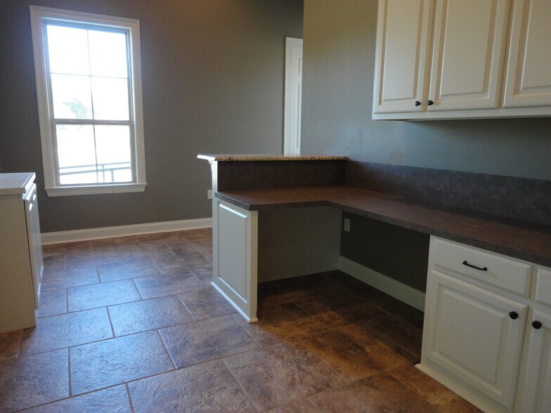 More Photos Of 4021 W.E. Heck Ct, Baton Rouge Office For Lease