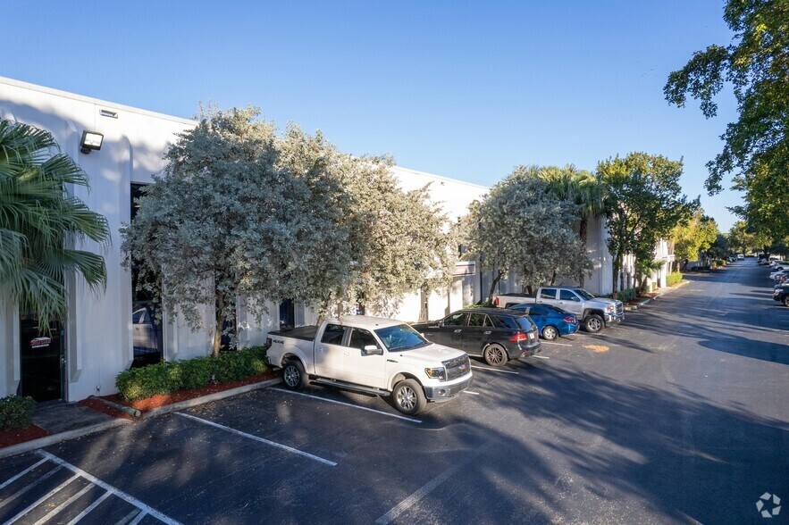 More Photos Of 3101-3137 NW 25th Ave, Pompano Beach Warehouse For Lease