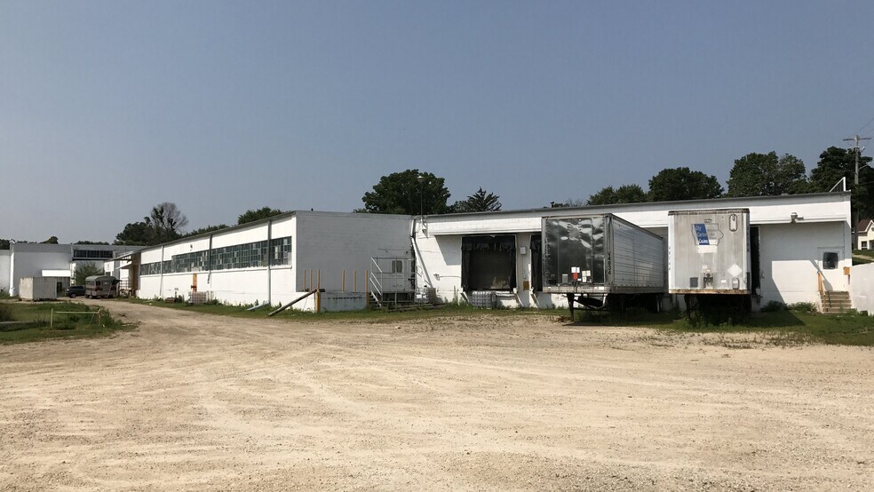 More Photos Of 315 W Mill St, Beaver Dam Manufacturing For Lease