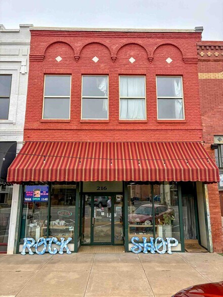 More Photos Of 216 W Randolph Ave, Enid General Retail For Sale