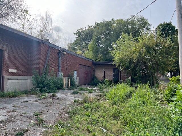 More Photos Of 574 S McAlister Ave, Waukegan Schools For Sale