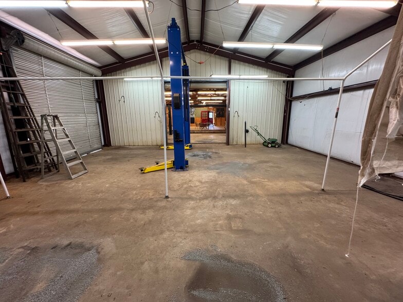 More Photos Of 15083 Highway 155 S, Tyler Warehouse For Sale