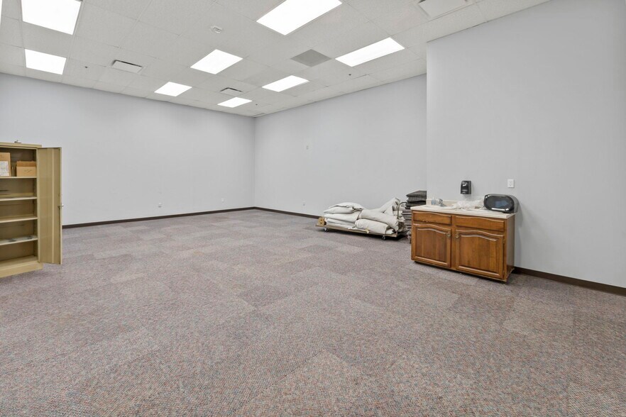 More Photos Of 6436 S Hwy 85-87, Colorado Springs General Retail For Sale
