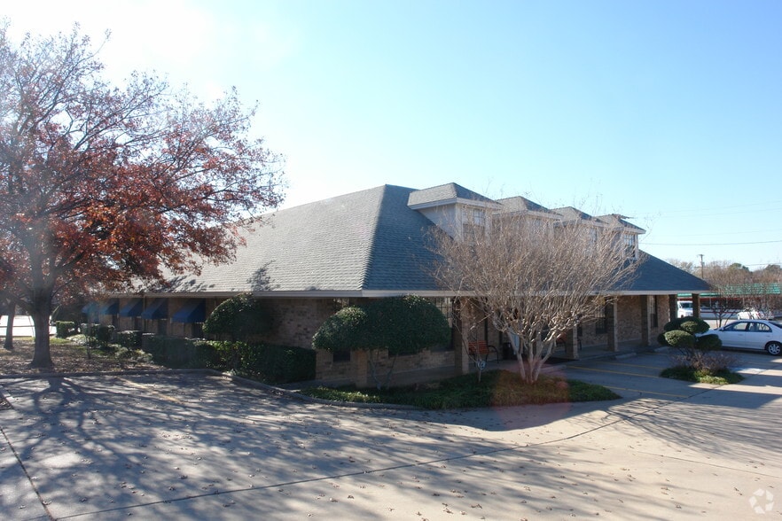 More Photos Of 1245 Southridge Ct, Hurst Office Residential For Lease