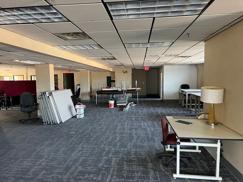 More Photos Of 136 Center St, Old Town Office For Sale