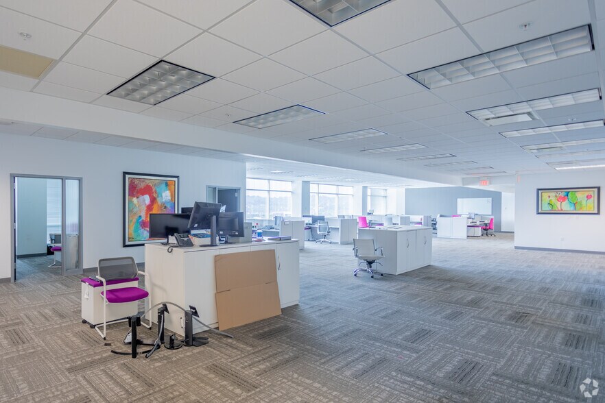 More Photos Of 655 Plum St, Cincinnati Office For Sale