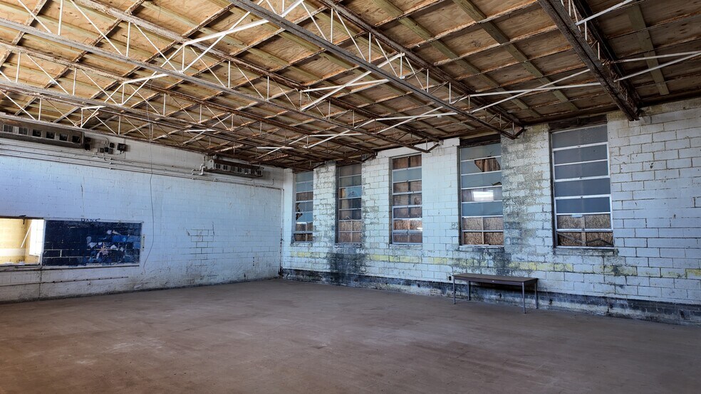 More Photos Of 11700 E Pleasant Lake Rd, Manchester Office For Sale