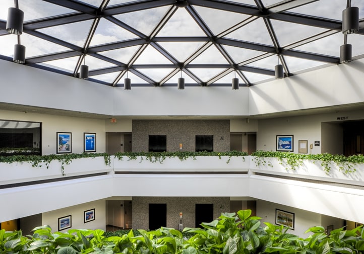 More Photos Of 2333 Waukegan Rd, Bannockburn Unknown For Lease