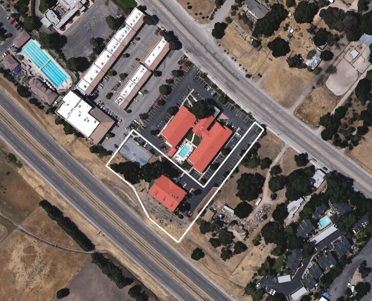 More Photos Of 3610 El Camino Real, Atascadero Sports And Entertainment For Sale