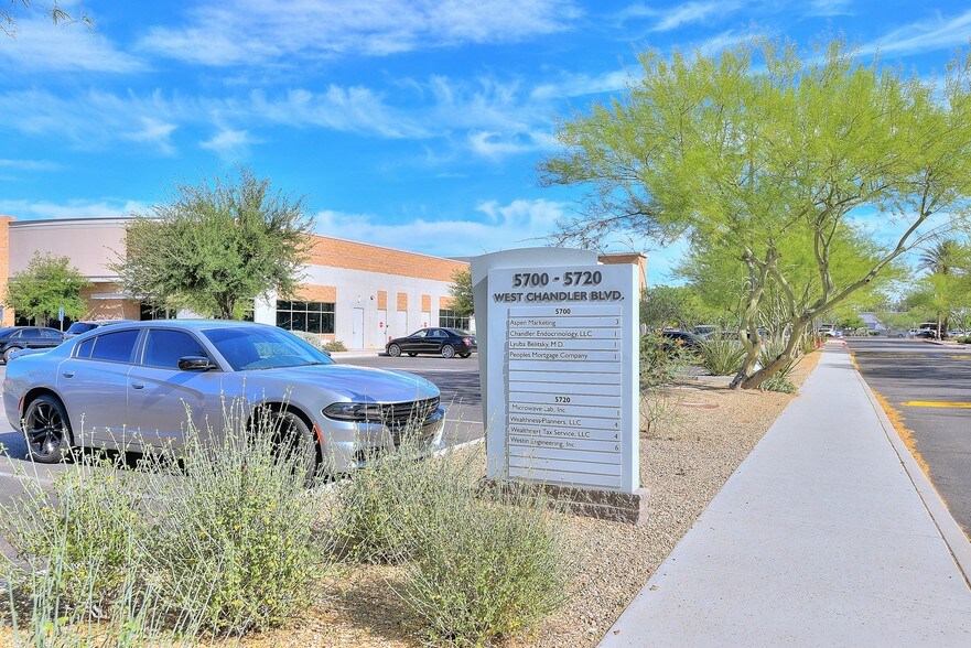 More Photos Of 5700 W Chandler Blvd, Chandler Coworking Space