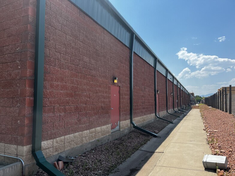 More Photos Of 535-579 N Denver Ave, Loveland Light Manufacturing For Sale