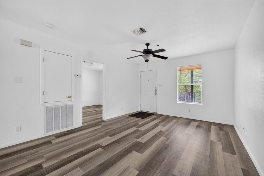 More Photos Of 926 Drury Ln, San Antonio Apartments For Sale