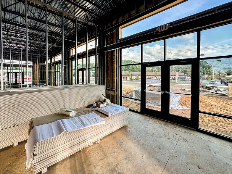 More Photos Of 1897 Main st, Waynesville General Retail For Sale