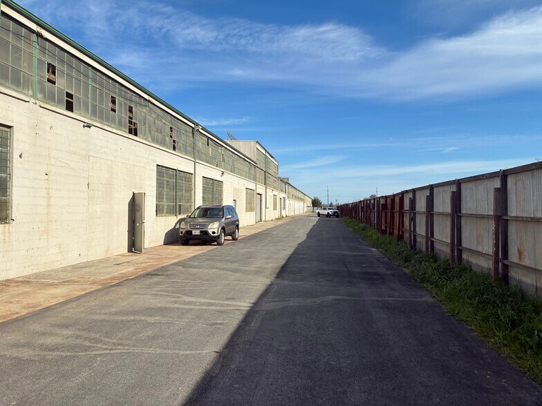 More Photos Of 740-798 Market Ave, Richmond Unknown For Lease