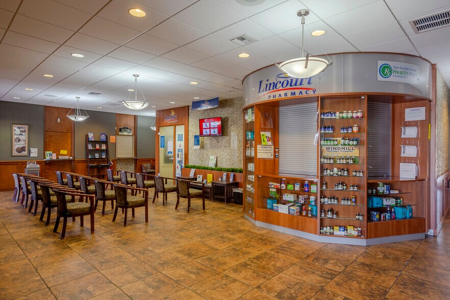 More Photos Of 501 S Lincoln Ave, Clearwater Medical For Lease