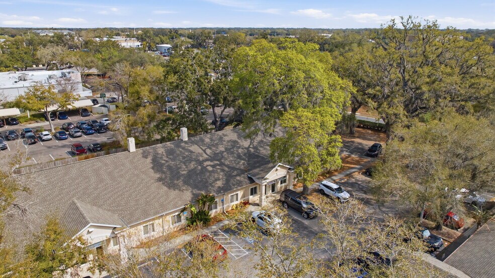 More Photos Of 605 Medical Care Dr, Brandon Medical For Sale