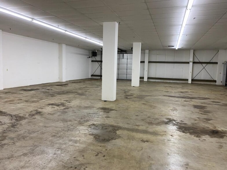 More Photos Of 5-40 Glen Rd, Manchester Warehouse For Lease