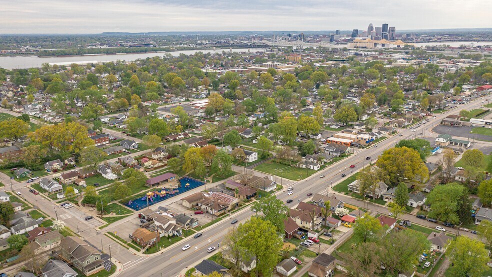 More Photos Of 1014 E 10th St, Jeffersonville Office Residential For Sale