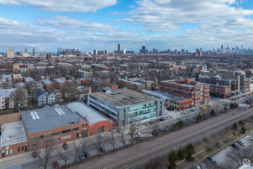 More Photos Of 4619-4621 N Ravenswood Ave, Chicago Office For Lease