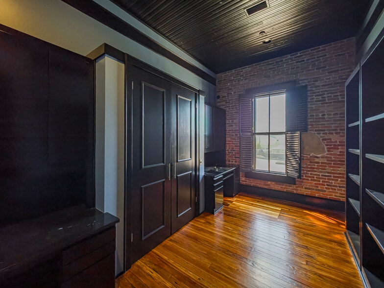 More Photos Of 105-111 W Central, Valdosta Storefront Retail Office For Sale