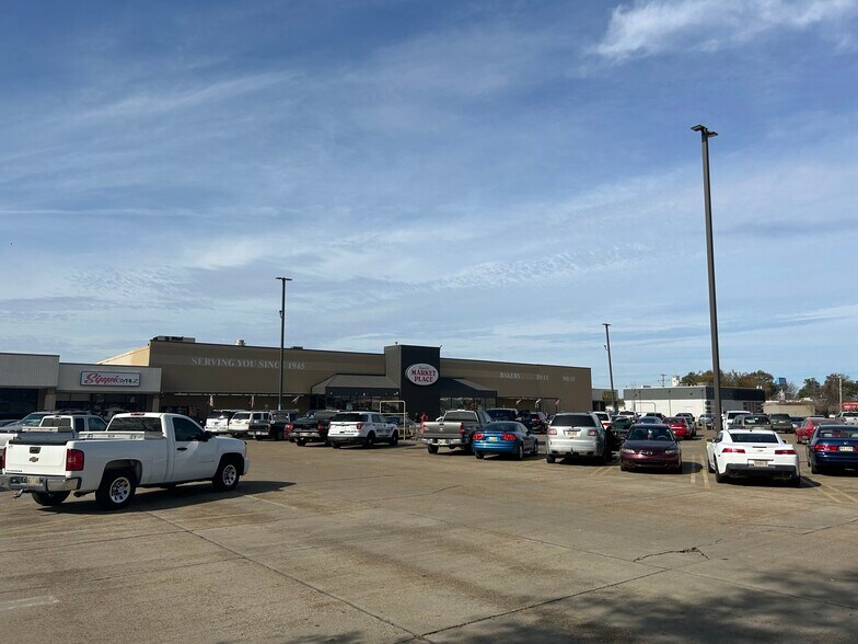 More Photos Of 207 N Davis Ave, Cleveland Unknown For Lease