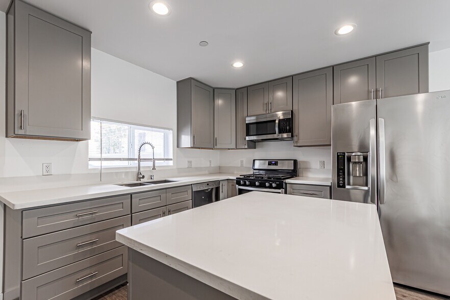 More Photos Of 1119 N Berendo St, Los Angeles Apartments For Sale