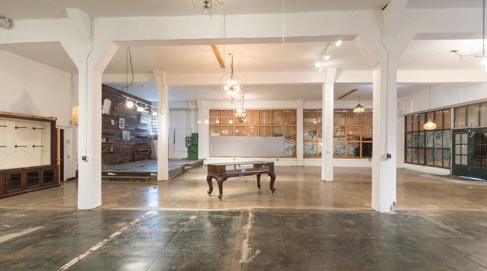 More Photos Of 593-599 Valencia St, San Francisco Storefront Retail Office For Sale