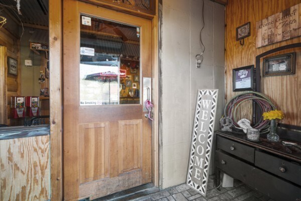 More Photos Of 601 N 1st St, Pulaski Restaurant For Sale
