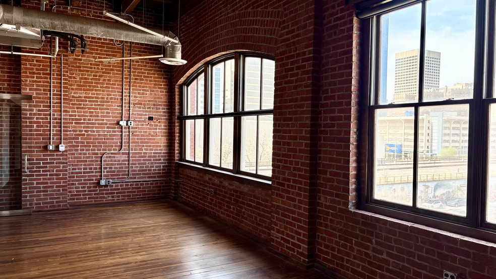 More Photos Of 4 E Sheridan Ave, Oklahoma City Office For Lease