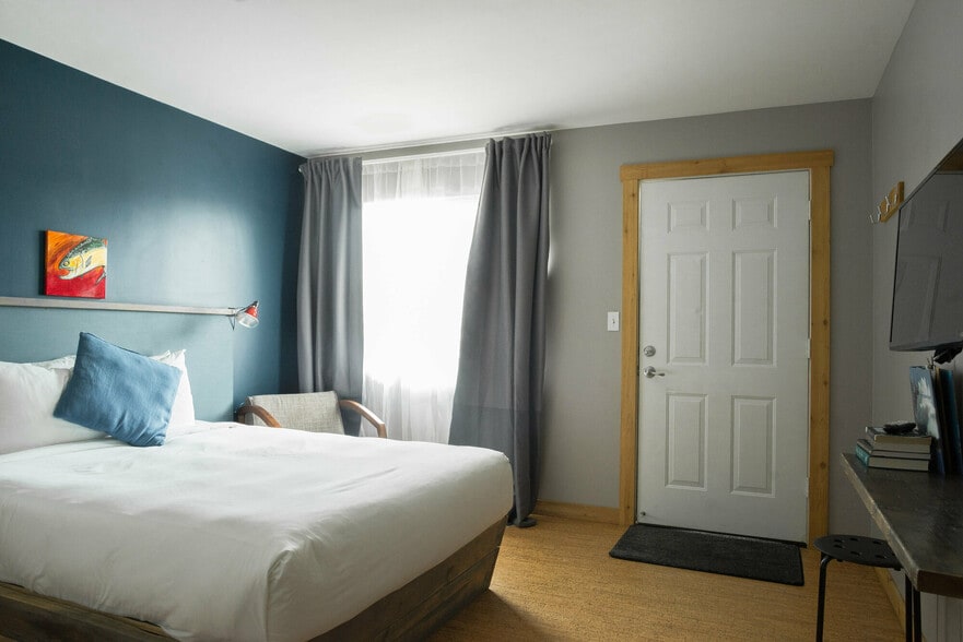 More Photos Of 147 Howerton Ave, Ilwaco Hotel For Sale