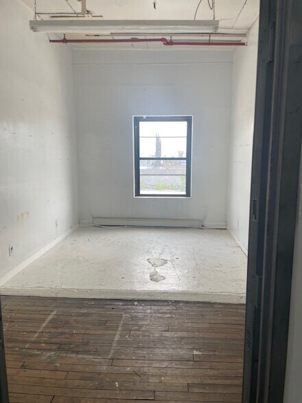 More Photos Of 605 E 132nd St, Bronx Flex For Lease