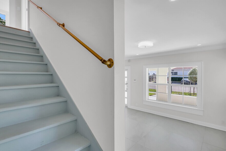 More Photos Of 563 NE 67th St, Miami Medical For Lease