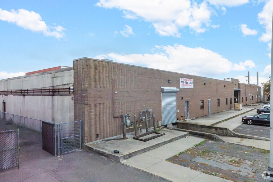 Primary Photo Of 215 Buffalo Ave, Freeport Warehouse For Sale