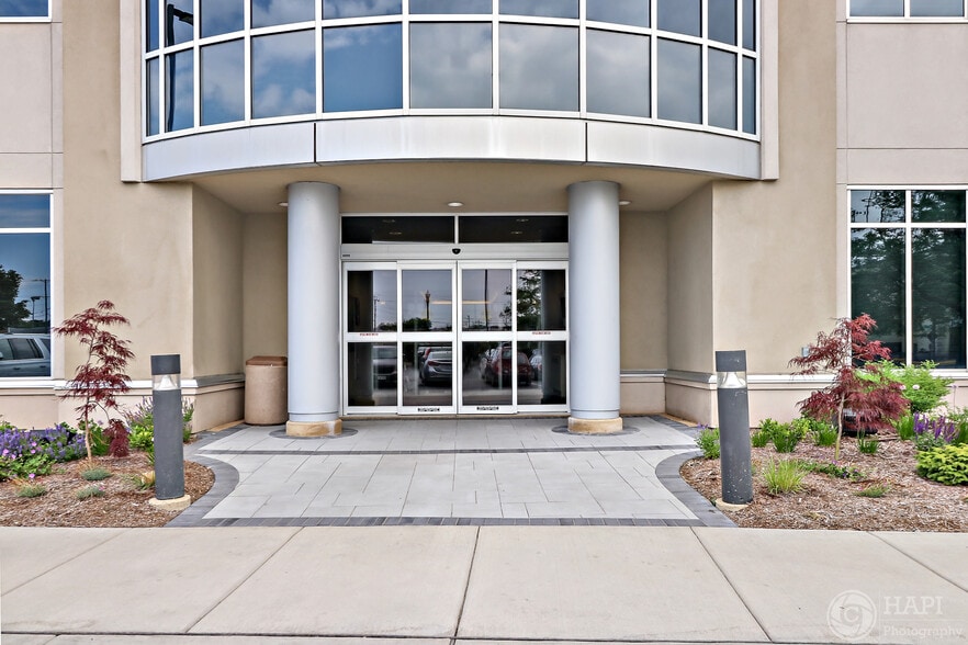 More Photos Of 600 52nd St, Kenosha Office For Lease