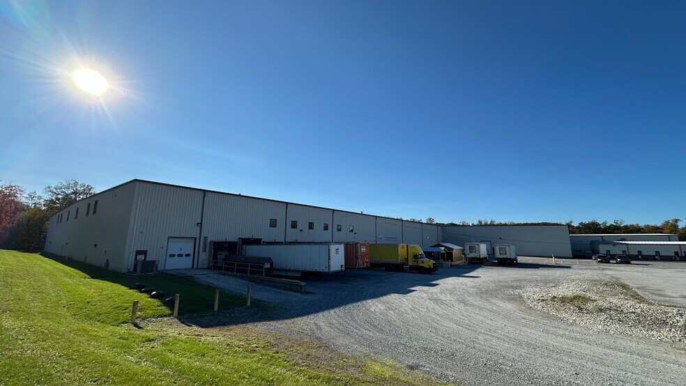More Photos Of 15200 NBN Way, Blue Ridge Summit Warehouse For Lease