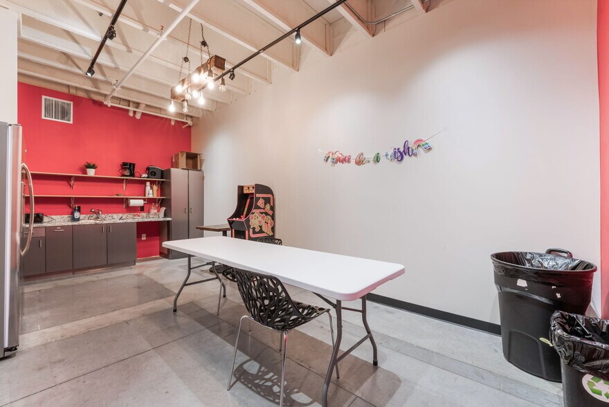 More Photos Of 2950 E Sunset Rd, Las Vegas Showroom For Sale