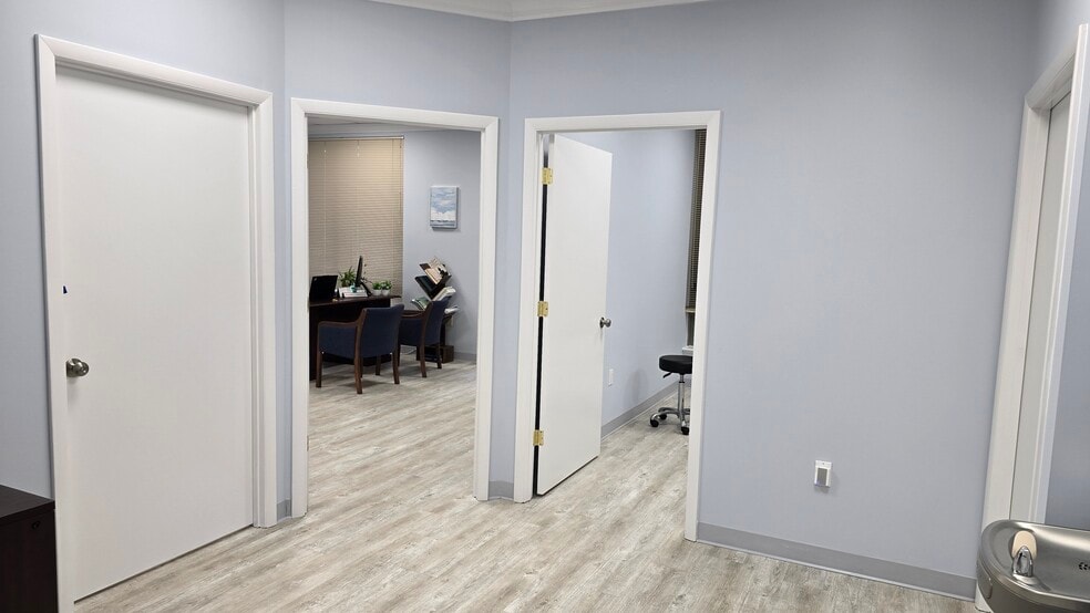 More Photos Of 44335 Premier Plz, Ashburn Medical For Sale