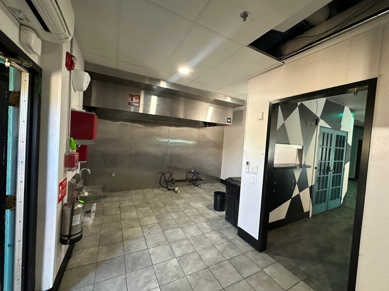 More Photos Of 1045 E 2100 S, Salt Lake City Freestanding For Lease