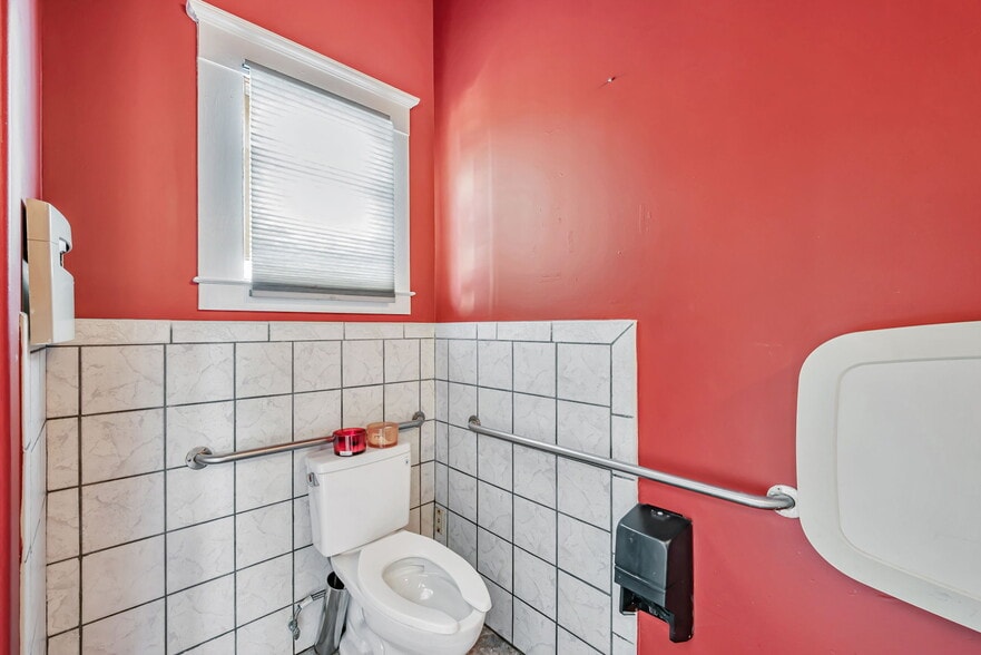 More Photos Of 408-412 Cortland Ave, San Francisco Storefront Retail Residential For Lease