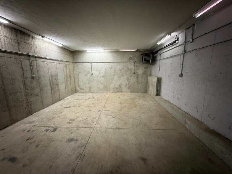 More Photos Of 1225 Streng St, Cincinnati Manufacturing For Sale