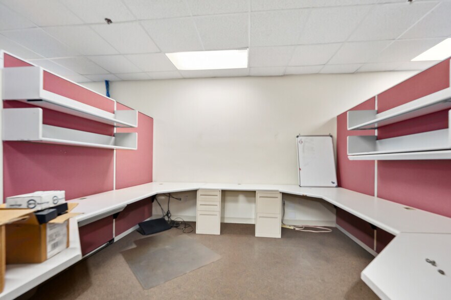 More Photos Of 2 Sunshine Blvd, Ormond Beach Light Distribution For Lease