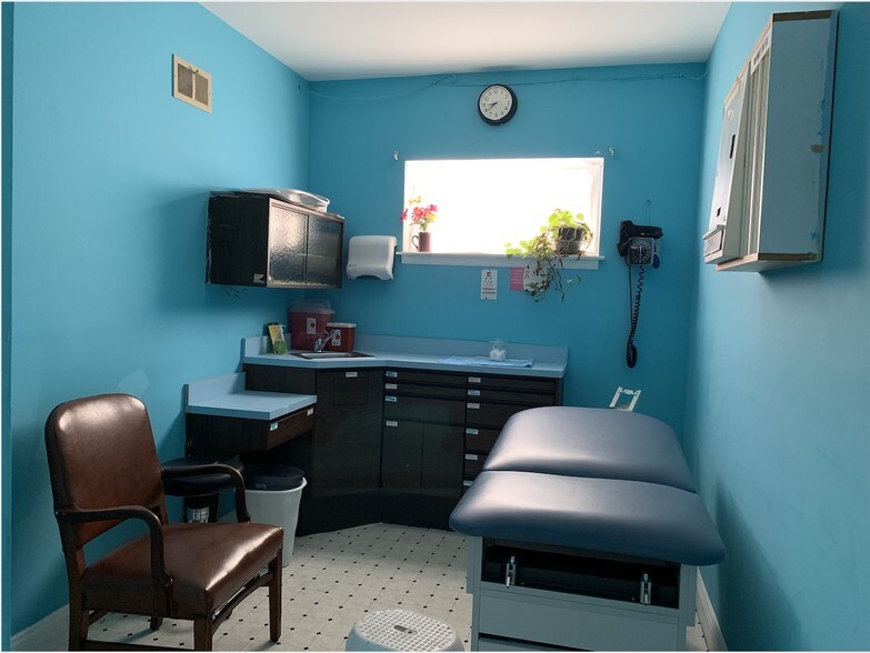 More Photos Of 2809 River Rd, Camden Medical For Sale