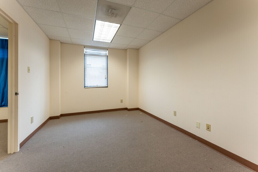 More Photos Of 7370 Chef Menteur Hwy, New Orleans Lodge Meeting Hall For Sale