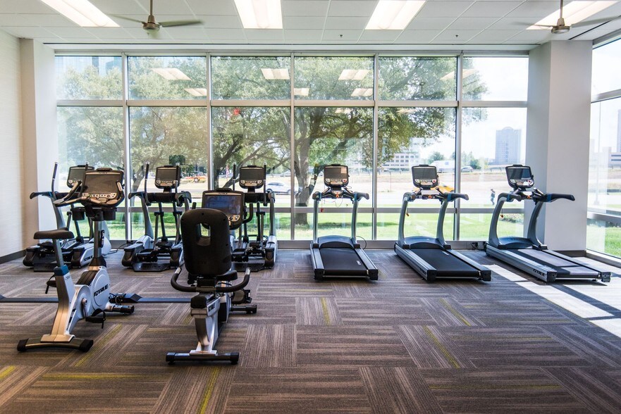 More Photos Of 122 W John Carpenter Fwy, Irving Coworking Space