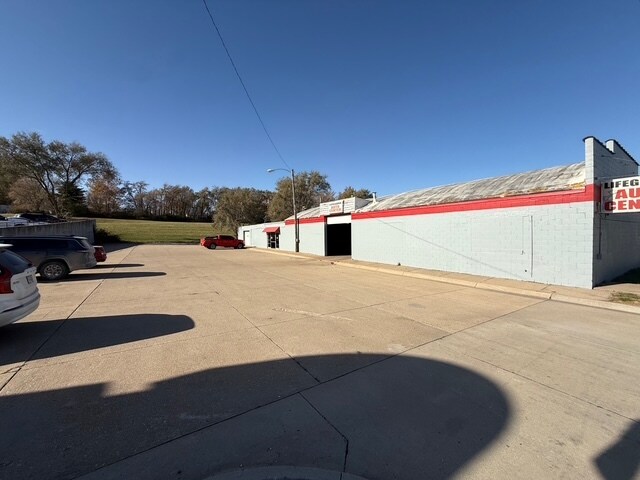 More Photos Of 1530 S 11th St, Nebraska City Auto Repair For Sale