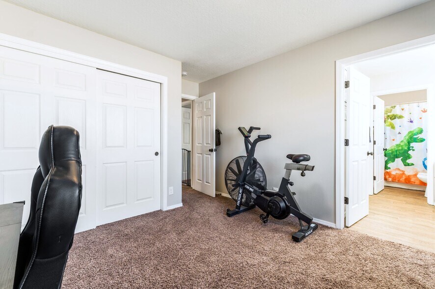 More Photos Of 200 Aldaba Cir NE, Rio Rancho Flex For Sale