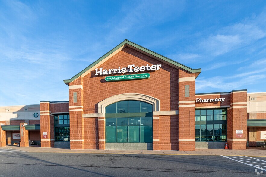 More Photos Of 20070 Ashbrook Commons Plz, Ashburn Storefront For Lease