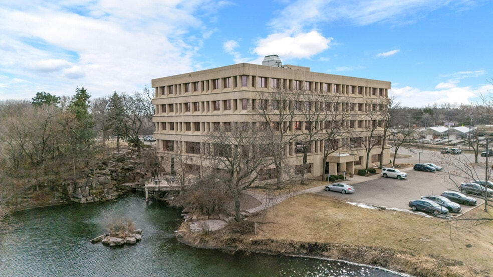 More Photos Of 10000 Highway 55, Plymouth Office For Lease