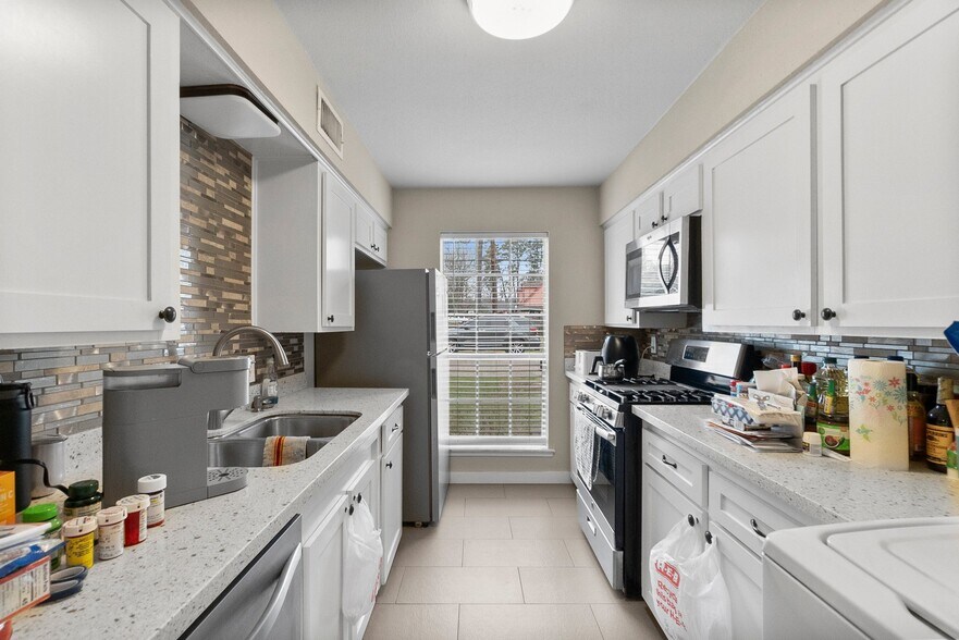 More Photos Of 407 W Semands St, Conroe Multifamily For Sale