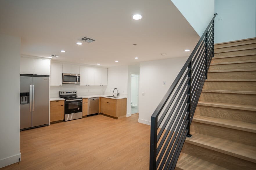 More Photos Of 2707 Ruhland Ave, Redondo Beach Multifamily For Sale